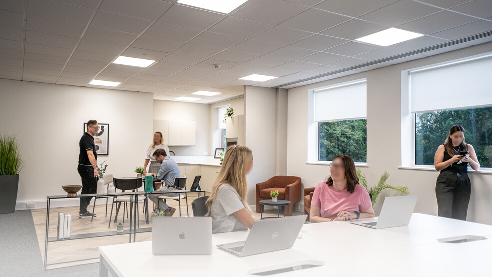 Union Rd, Bolton to rent - Building Photo - Image 2 of 7