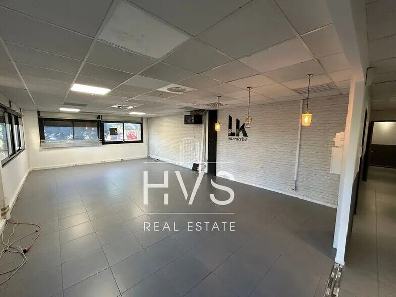 Office in Aix-en-Provence to rent - Interior Photo - Image 2 of 7