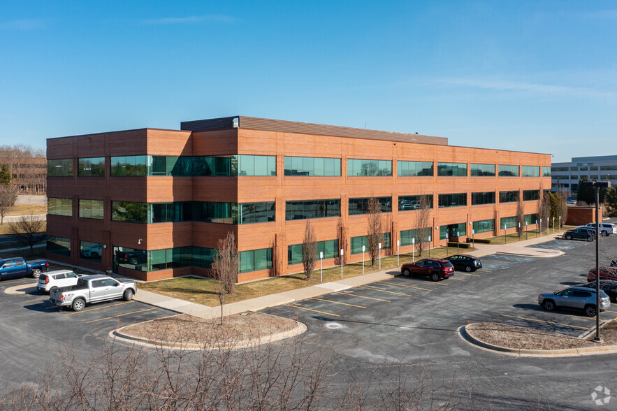 5250 Corporate Dr, Troy, MI for rent - Primary Photo - Image 1 of 6