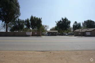 8633 E Brundage Ln, Bakersfield, CA for sale Primary Photo- Image 1 of 1