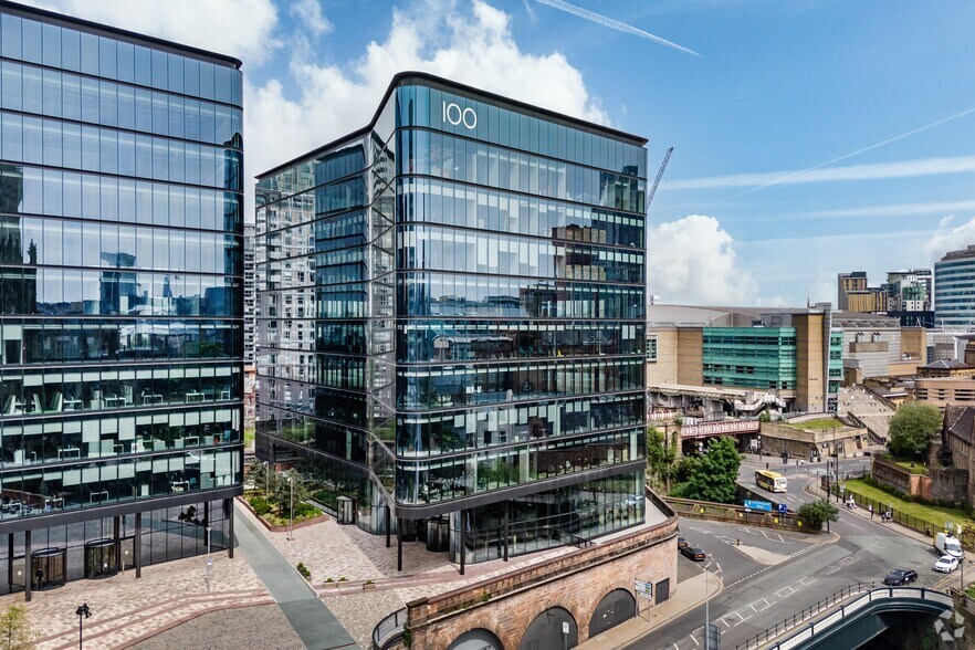 100 Embankment, Salford for rent - Building Photo - Image 1 of 31