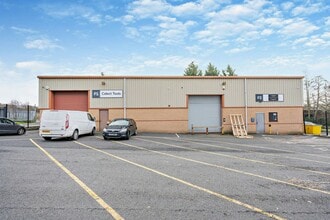 Hanson Clos, Manchester to rent Building Photo- Image 2 of 3