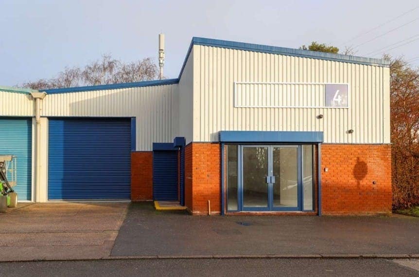Pedmore Rd, Brierley Hill to rent Building Photo- Image 1 of 17