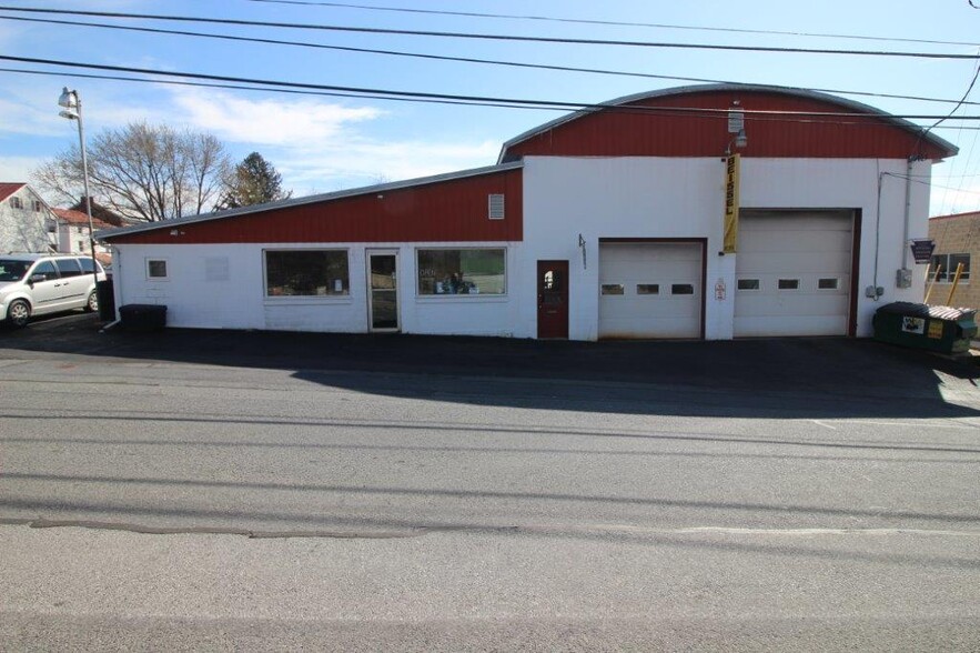 115 W 4th St, Bernville, PA for sale - Primary Photo - Image 1 of 1