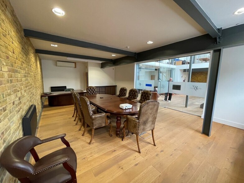 Anchor St, Chelmsford to rent - Interior Photo - Image 3 of 8