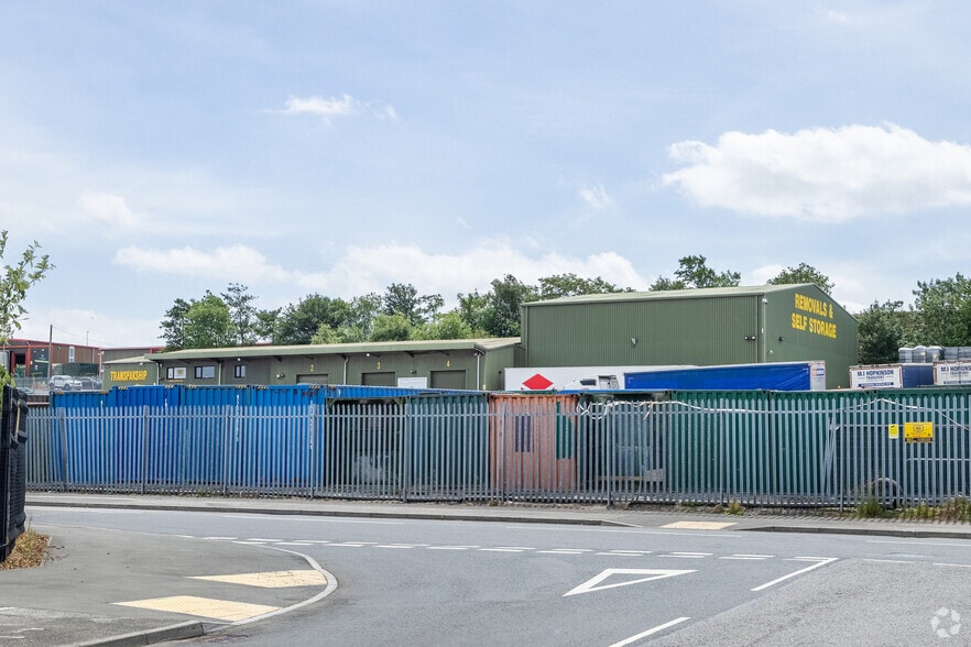 Export Dr, Sutton In Ashfield to rent - Building Photo - Image 2 of 6