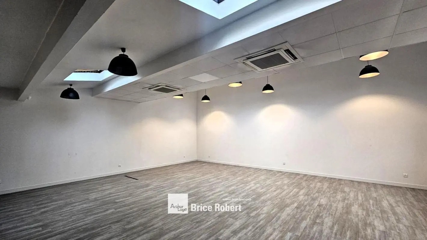 8 Bis Rue Du Champ De L'Orme, Villeurbanne to rent Interior Photo- Image 1 of 8