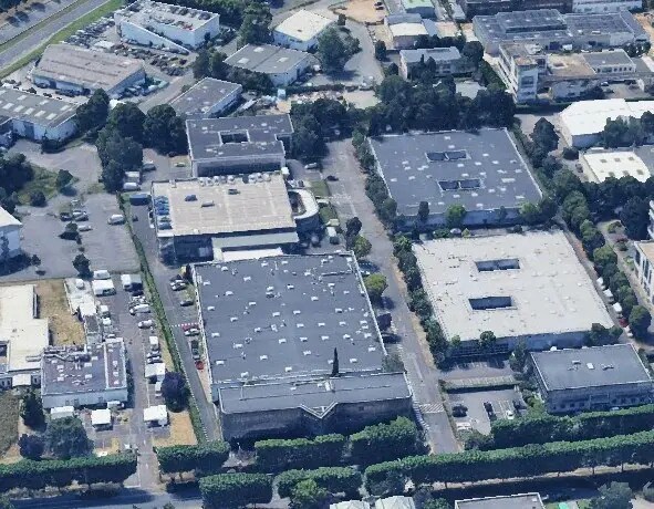 Industrial in Les Ulis to rent Building Photo- Image 1 of 18