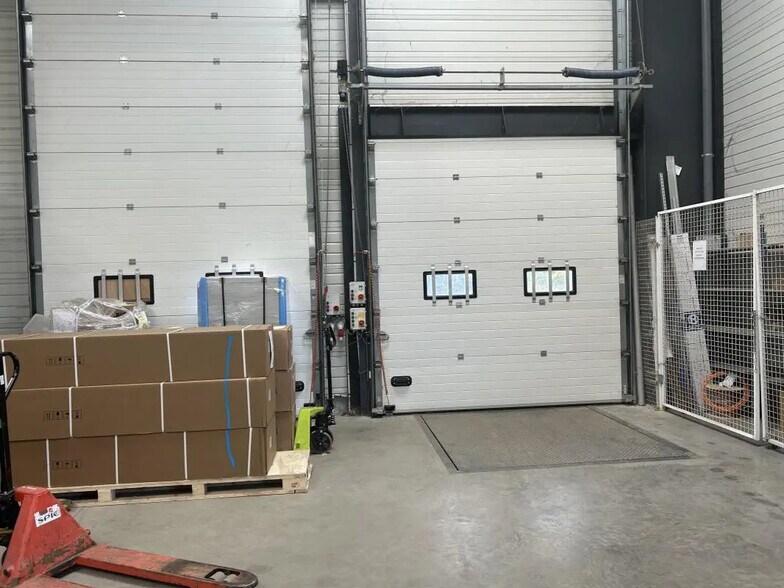 Office in Sainghin-en-Mélantois to rent - Interior Photo - Image 3 of 6