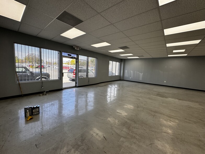 1233-1235 N E St, San Bernardino, CA for rent - Interior Photo - Image 3 of 19