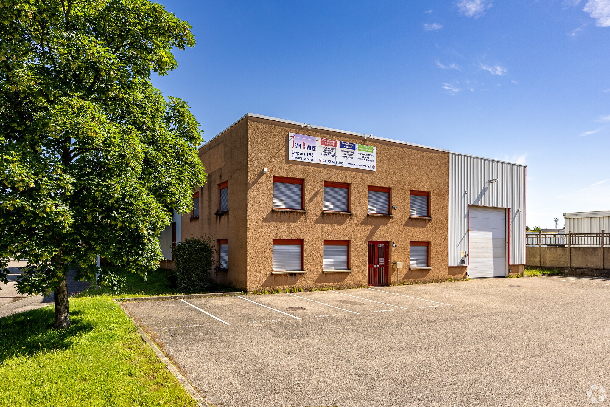 5 Allée Des Erables, Vénissieux to rent Primary Photo- Image 1 of 19