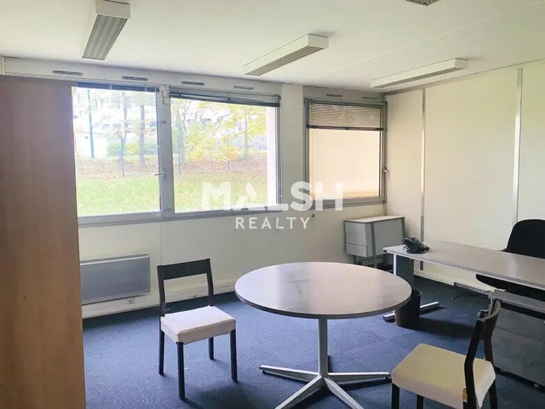 Office in Dardilly to rent - Interior Photo - Image 2 of 6