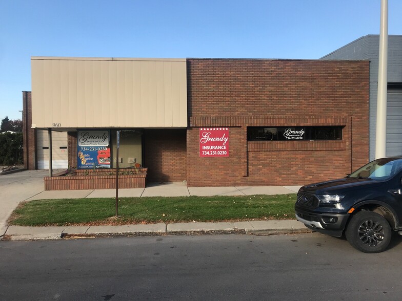 960 Biddle Ave, Wyandotte, MI for rent - Building Photo - Image 2 of 9