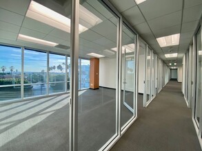 6565 W Sunset Blvd, Hollywood, CA for rent Interior Photo- Image 2 of 5