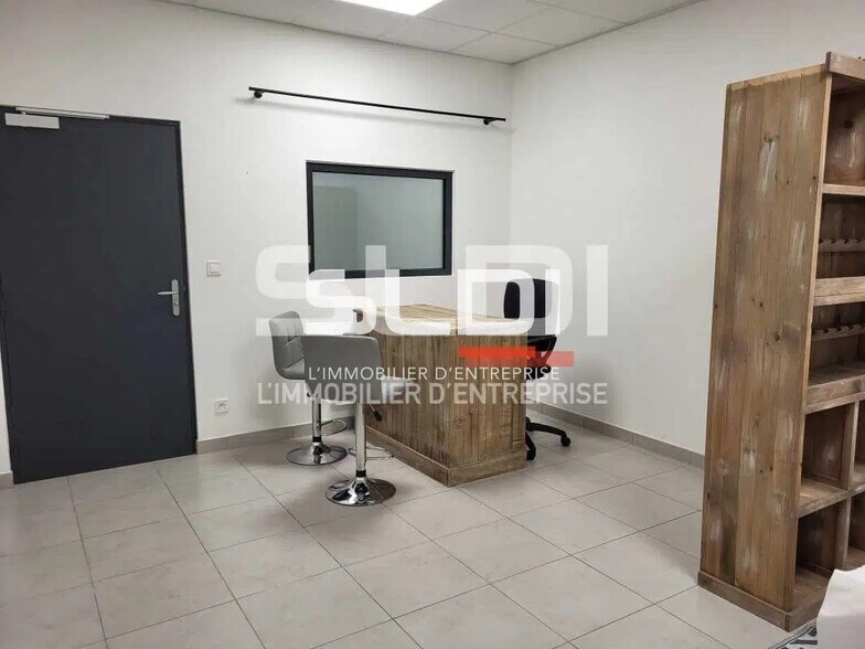 Office in Bourgoin-Jallieu for sale - Interior Photo - Image 2 of 5