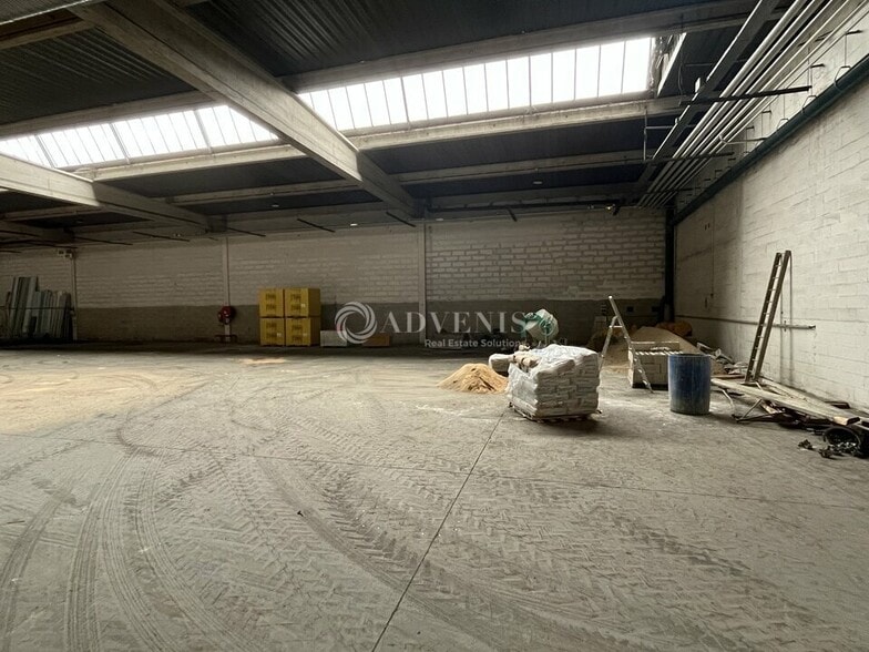 Industrial in Moissy-Cramayel to rent - Interior Photo - Image 3 of 10