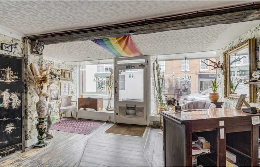 10 The Hornet, Chichester for sale - Interior Photo - Image 3 of 7