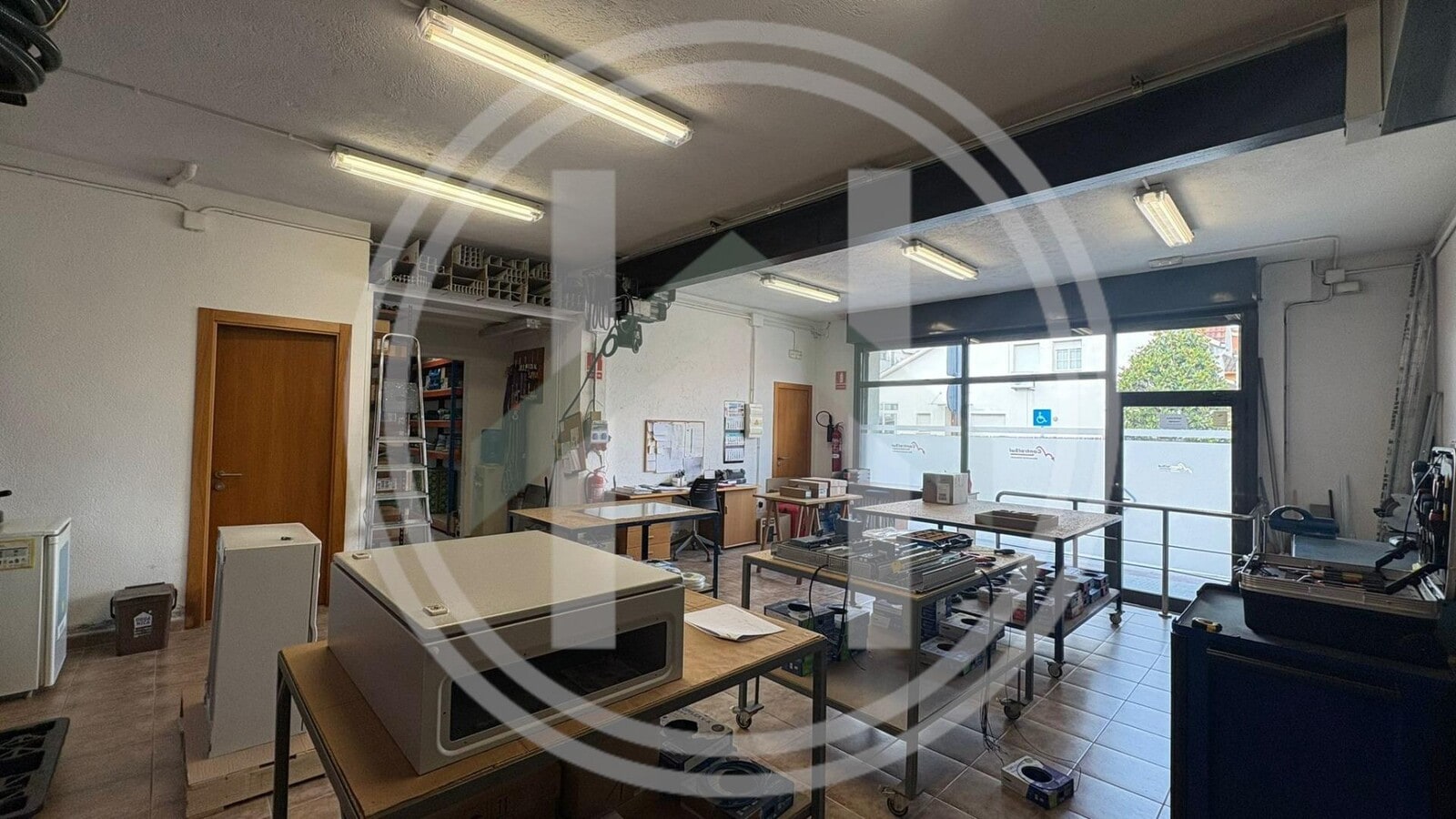 Cardedeu, BAR 08440 - Unit A -  - Interior Photo - Image 2 of 8