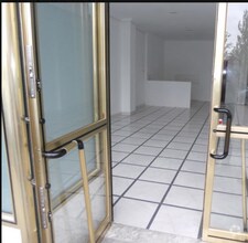 Retail in Toledo, Toledo to rent Interior Photo- Image 2 of 2