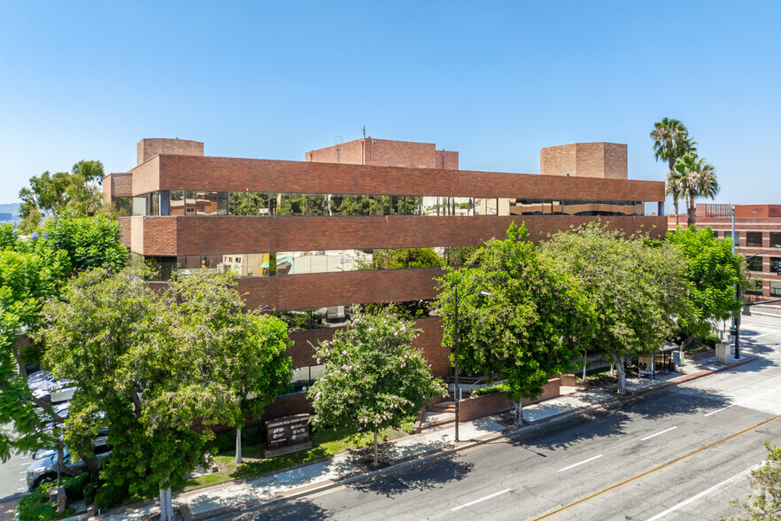 101 S 1st St, Burbank, CA for rent - Building Photo - Image 1 of 8