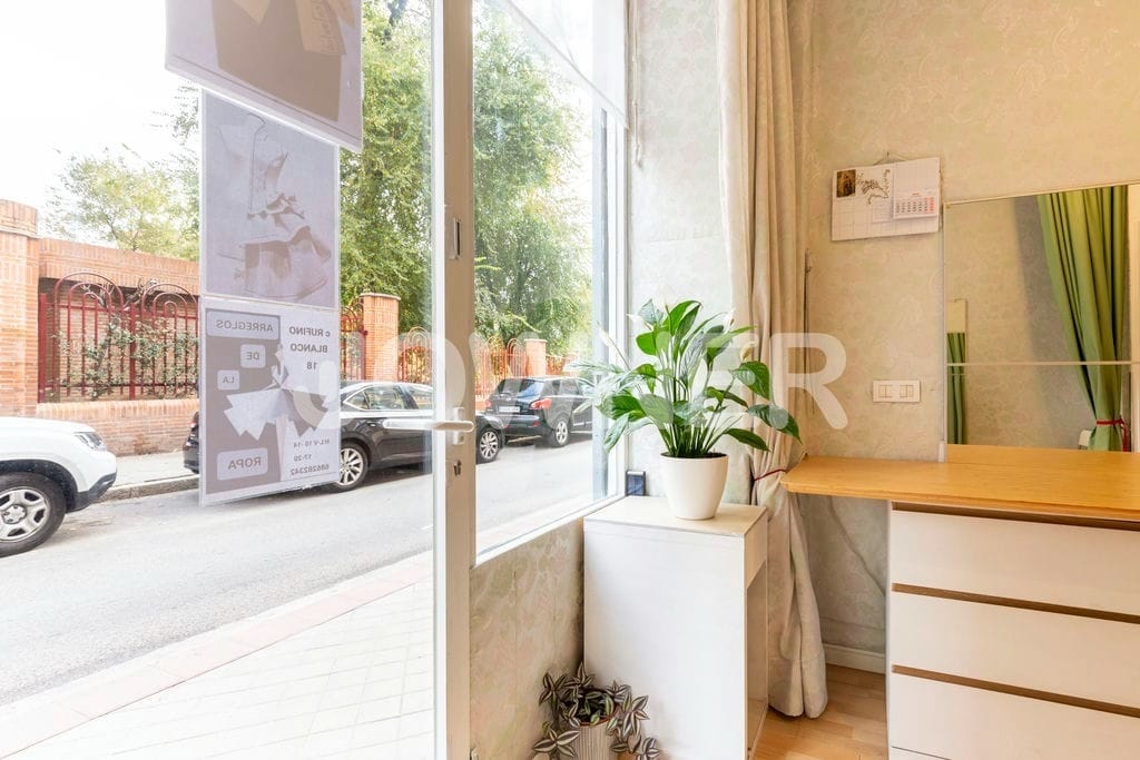 Retail in Madrid, Madrid to rent Building Photo- Image 1 of 13