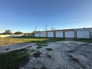 3405 Lockheed st, Pearland, TX for sale Primary Photo- Image 1 of 8