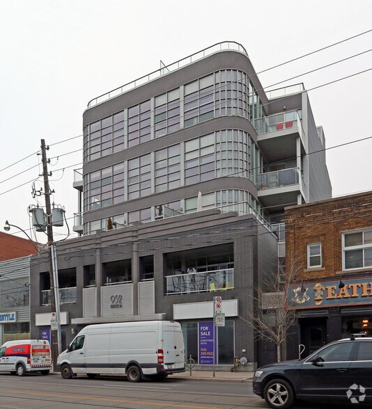 952 Kingston Rd, Toronto, ON for sale - Primary Photo - Image 1 of 1