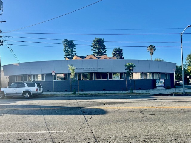 18437 Saticoy St, Reseda, CA for rent - Building Photo - Image 3 of 5