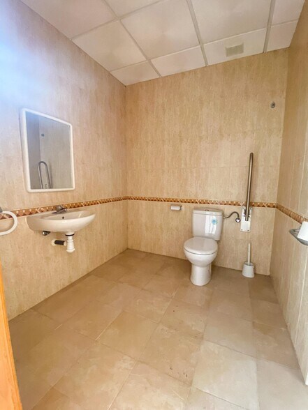 Retail in Cieza, Murcia to rent - Interior Photo - Image 2 of 8