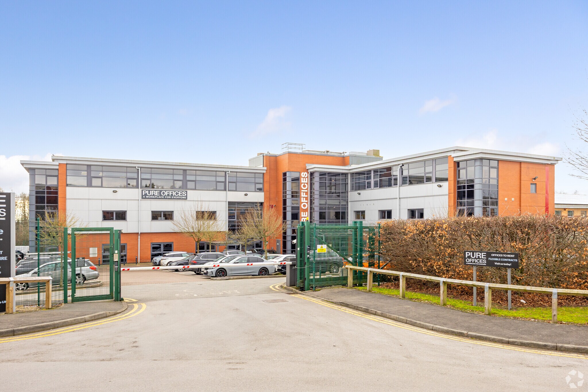 2 Turnberry Park Rd, Leeds for sale Primary Photo- Image 1 of 1