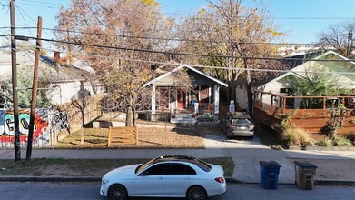 1706 E 6th St, Austin, TX for rent Building Photo- Image 1 of 11