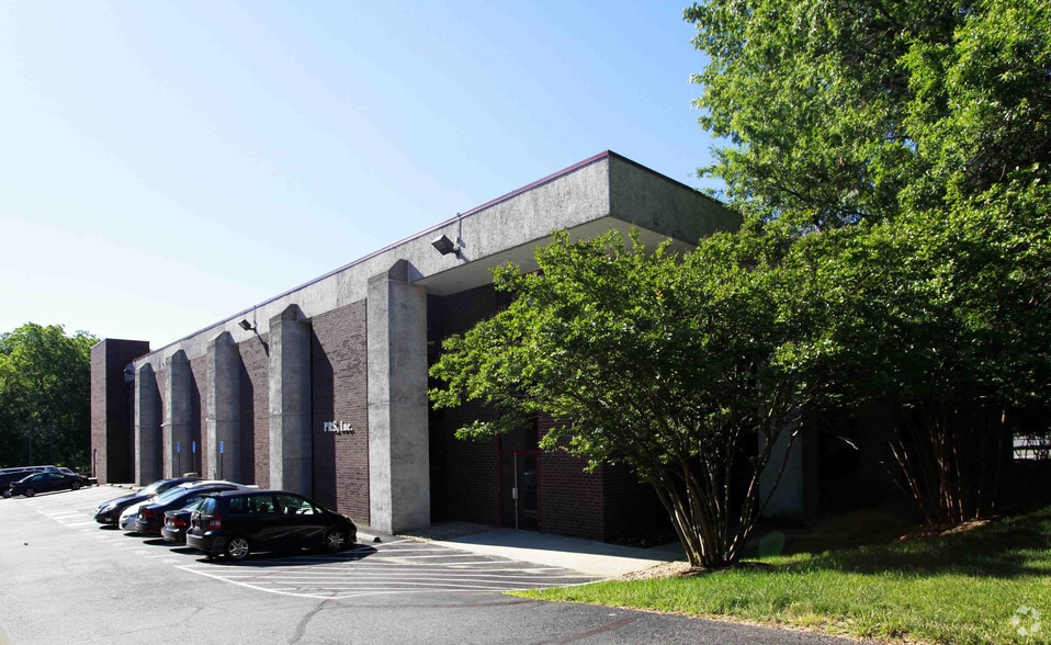 1761 Old Meadow Rd, McLean, VA for sale - Primary Photo - Image 1 of 1