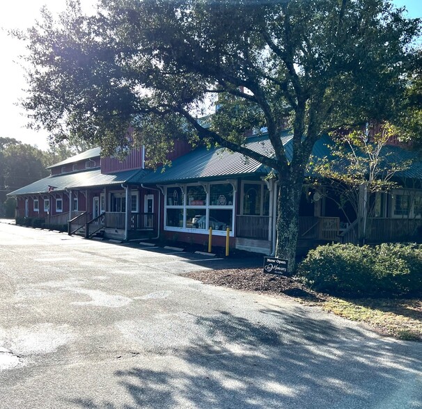 2521 N Highway 17, Mount Pleasant, SC for sale - Building Photo - Image 1 of 1