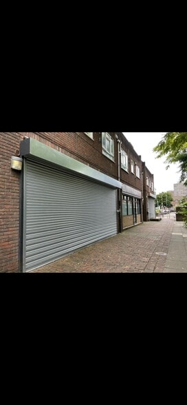 64 Falcon Rd, London to rent - Building Photo - Image 2 of 9