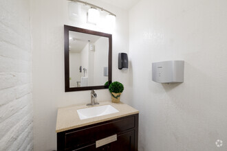 5060 N 19th Ave, Phoenix, AZ for sale Interior Photo- Image 1 of 4