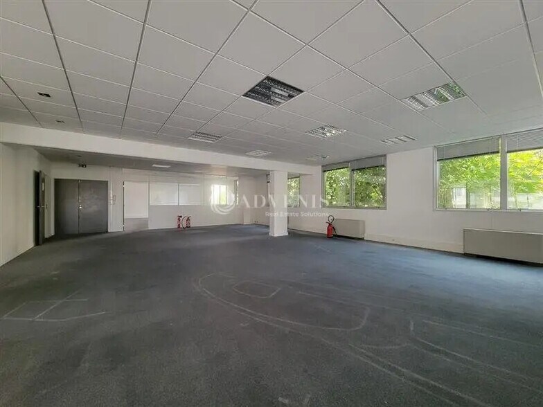 Office in Saint-Ouen-sur-Seine to rent - Interior Photo - Image 3 of 6