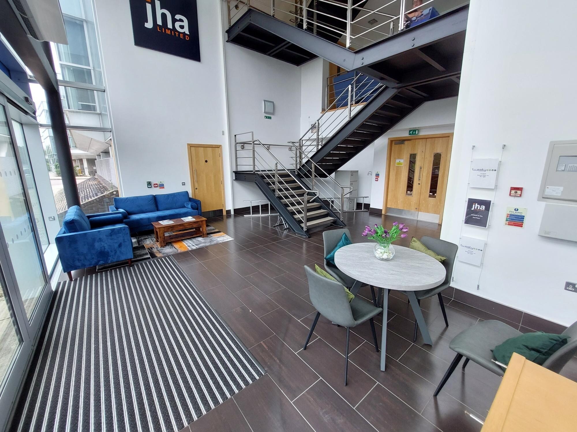 Lakeside Blvd, Doncaster to rent Interior Photo- Image 1 of 3