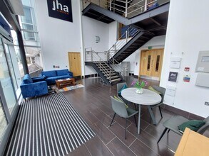 Lakeside Blvd, Doncaster to rent Interior Photo- Image 1 of 3