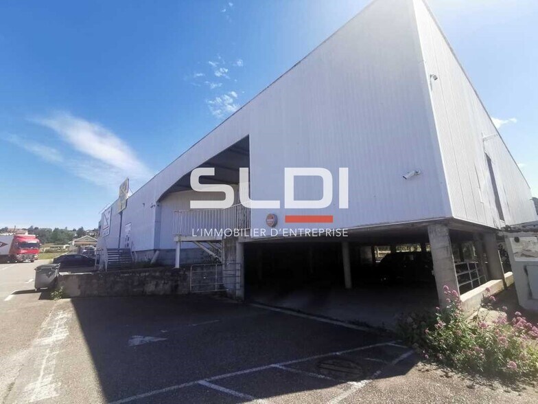 Retail in Ruy-Montceau for sale - Building Photo - Image 2 of 8