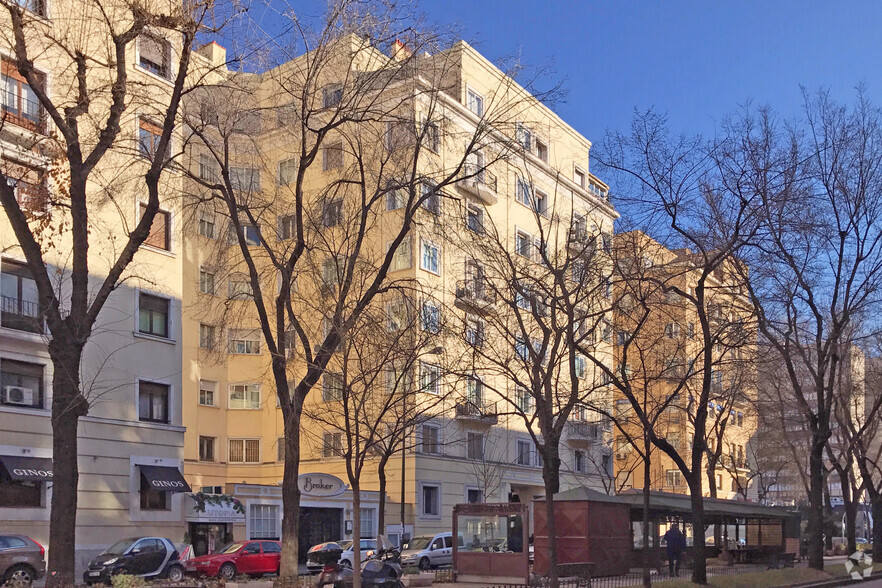 Calle De Juan Bravo, 25, Madrid, Madrid for rent - Building Photo - Image 1 of 3