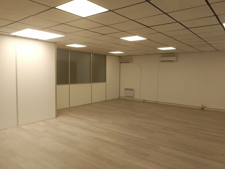 Office in Marseille to rent - Interior Photo - Image 3 of 6