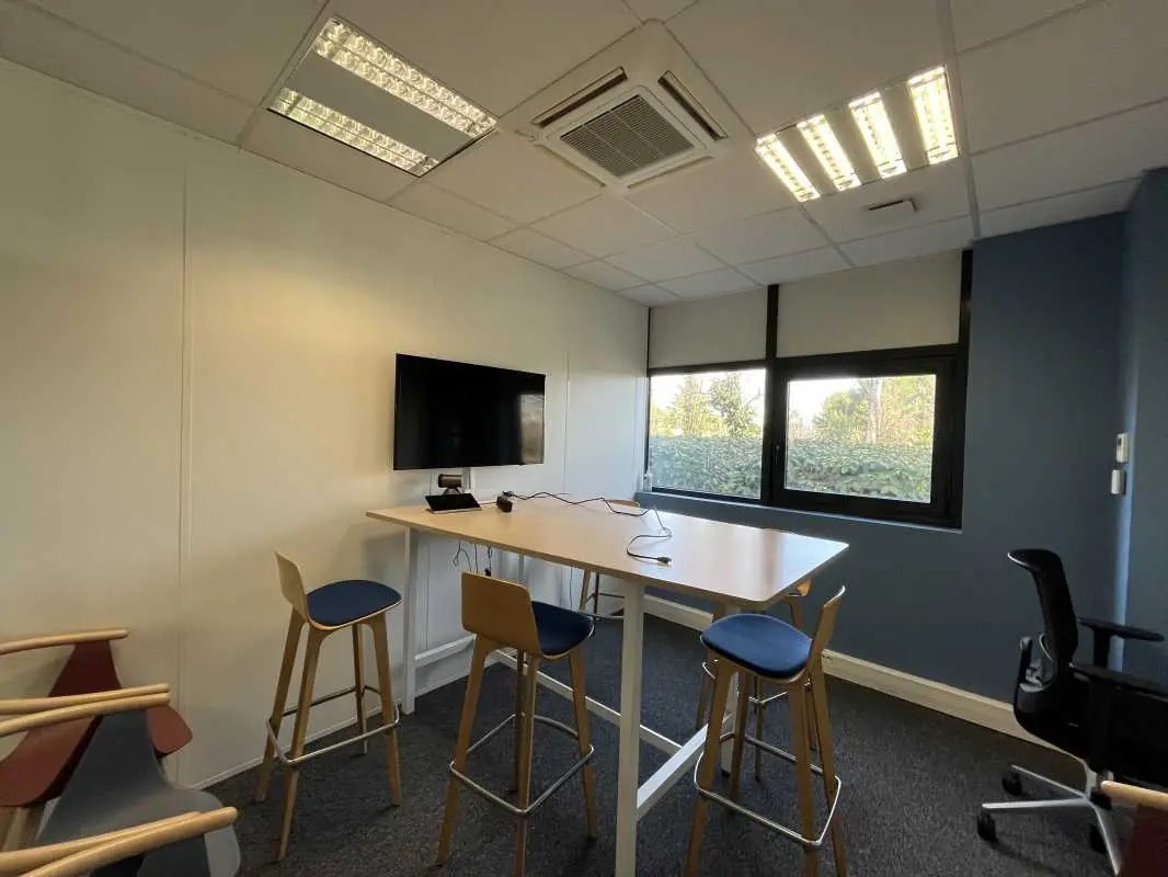 350 Avenue Jean-René Guillibert Gautier De La Lauzière, Aix-en-Provence to rent Interior Photo- Image 1 of 12