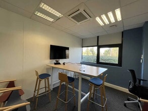 350 Avenue Jean-René Guillibert Gautier De La Lauzière, Aix-en-Provence to rent Interior Photo- Image 1 of 12