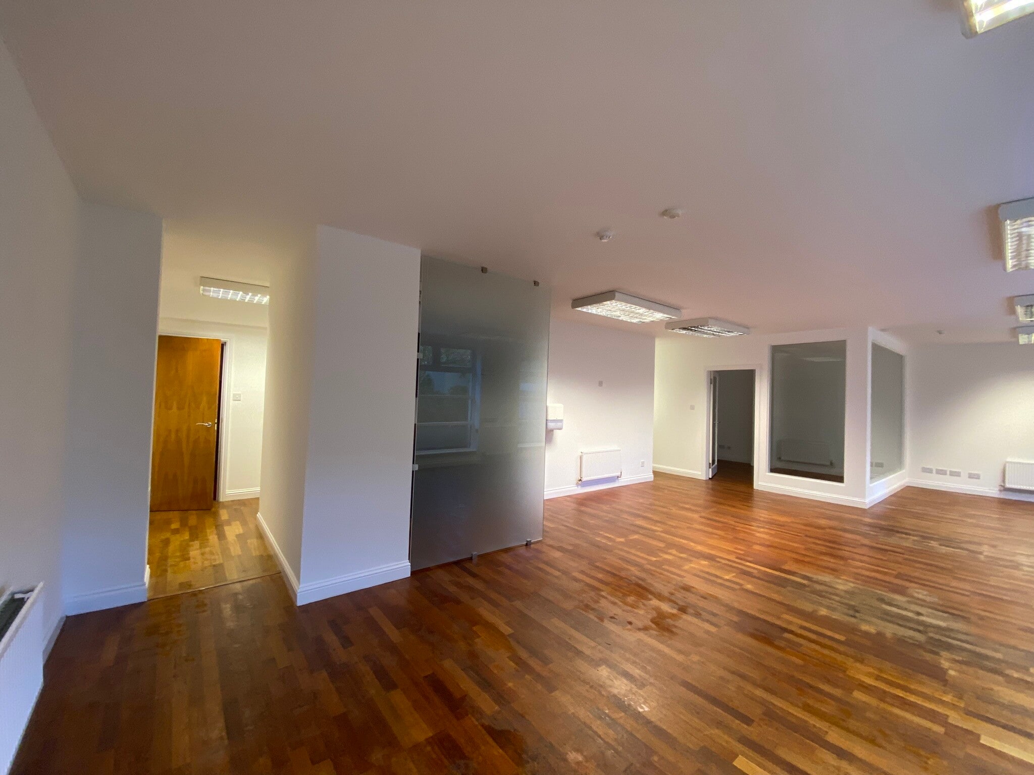 10 Old Tolbooth Wynd, Edinburgh to rent Interior Photo- Image 1 of 5