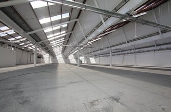 Unit 1000 Fareham Rd, Gosport to rent Interior Photo- Image 2 of 3