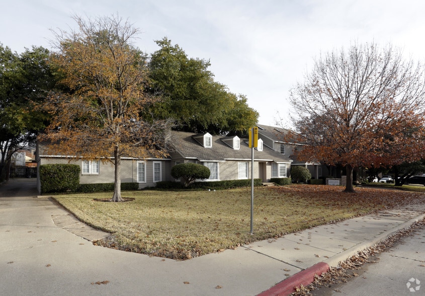 5447 Glen Lakes Dr, Dallas, TX for sale - Primary Photo - Image 1 of 3