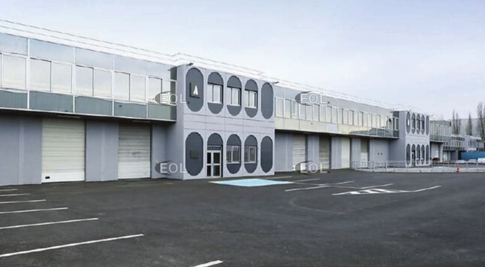 Industrial in Saint-Denis to rent Building Photo- Image 1 of 3