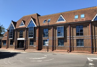 36-42 Friars Walk, Lewes to rent Building Photo- Image 1 of 6