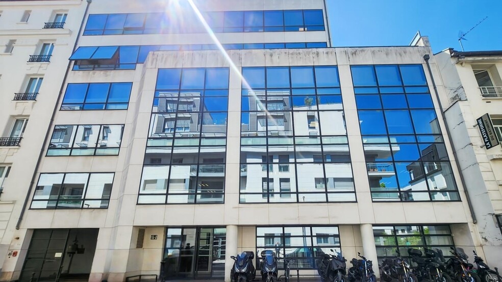 Office in Boulogne-Billancourt to rent - Building Photo - Image 3 of 9