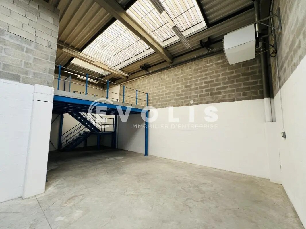Light Industrial in Moissy-Cramayel to rent Interior Photo- Image 1 of 7